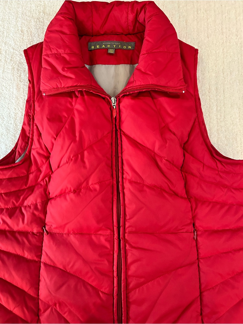 Kenneth Cole Reaction Red Down Puffer Vest 60% Down Size Large